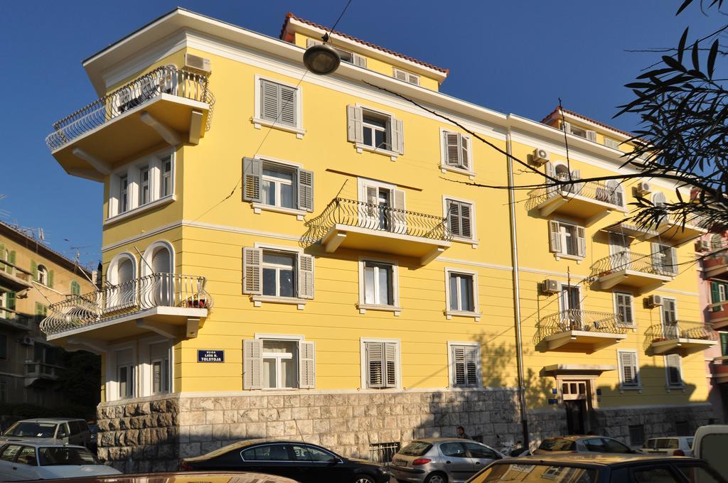 Deluxe Apartments & Rooms Sarella Split Eksteriør bilde